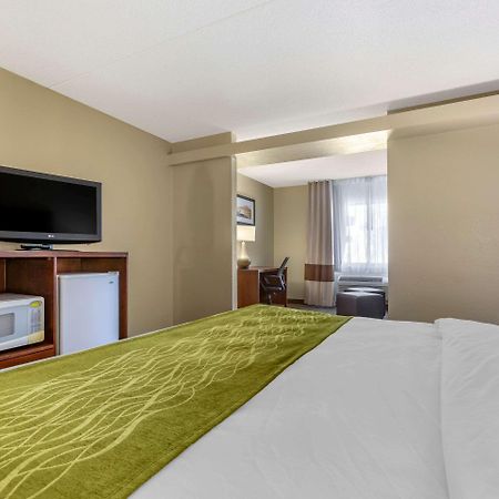 Comfort Inn & Suites Phoenix North - Deer Valley Ngoại thất bức ảnh