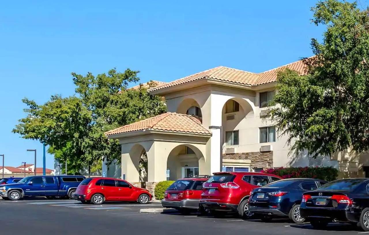 Comfort Inn & Suites Phoenix North - Deer Valley Ngoại thất bức ảnh