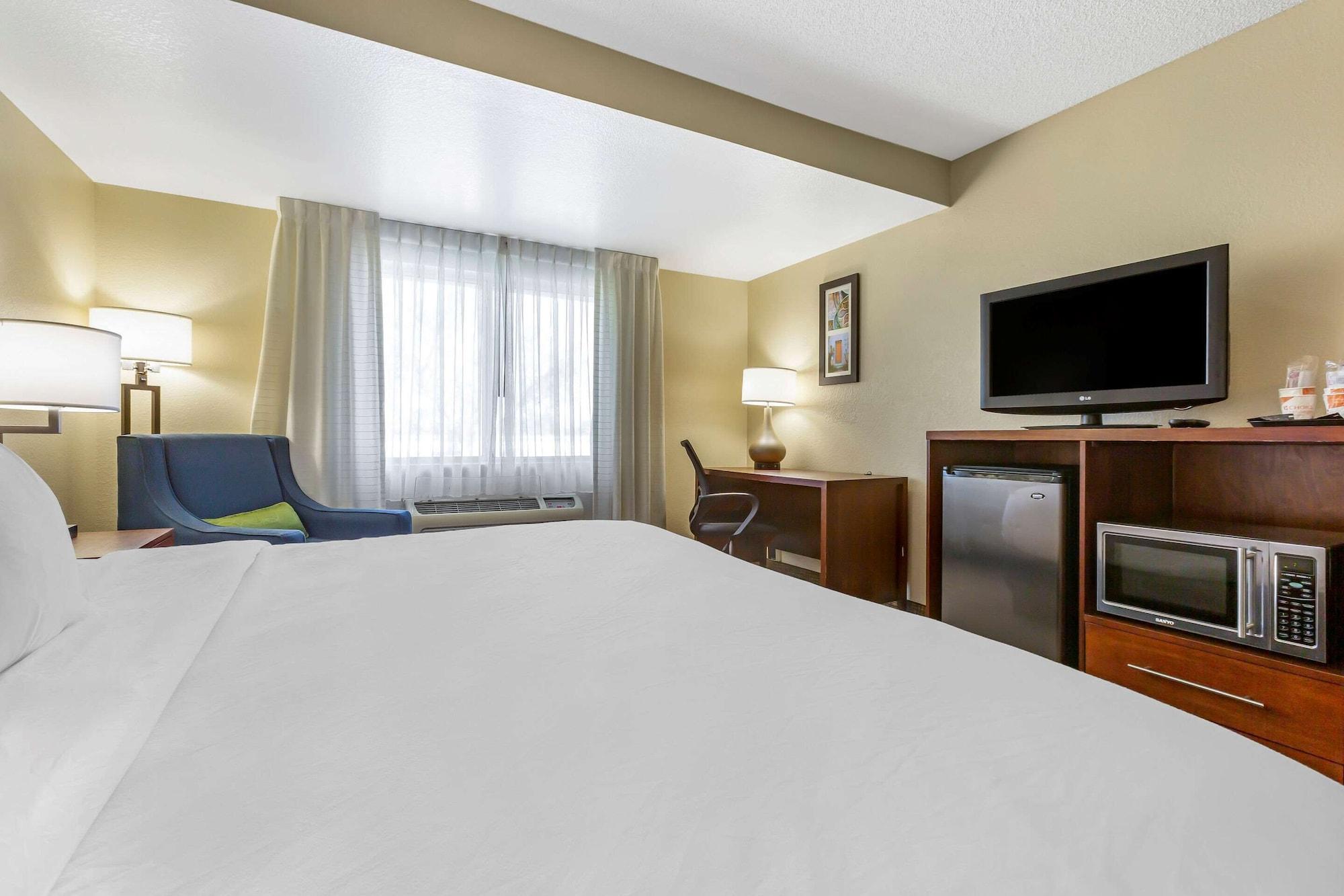 Comfort Inn & Suites Phoenix North - Deer Valley Ngoại thất bức ảnh