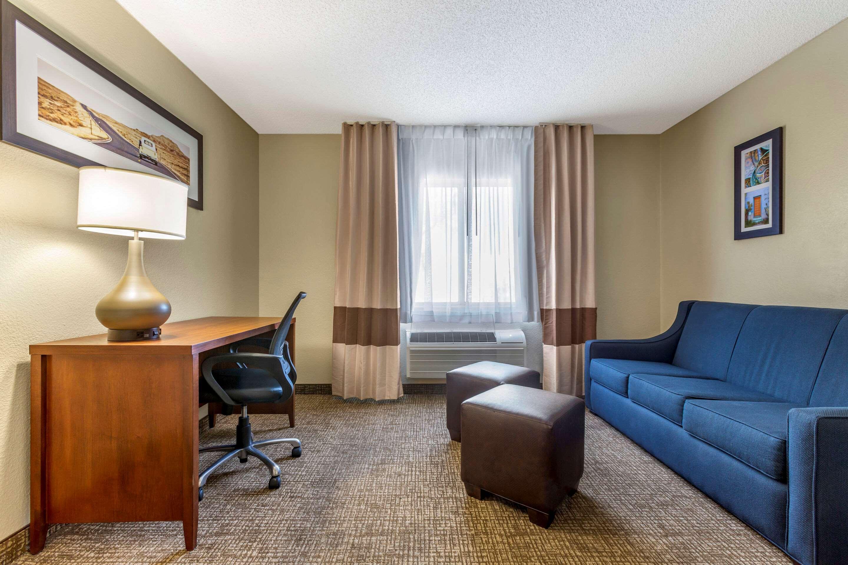 Comfort Inn & Suites Phoenix North - Deer Valley Ngoại thất bức ảnh