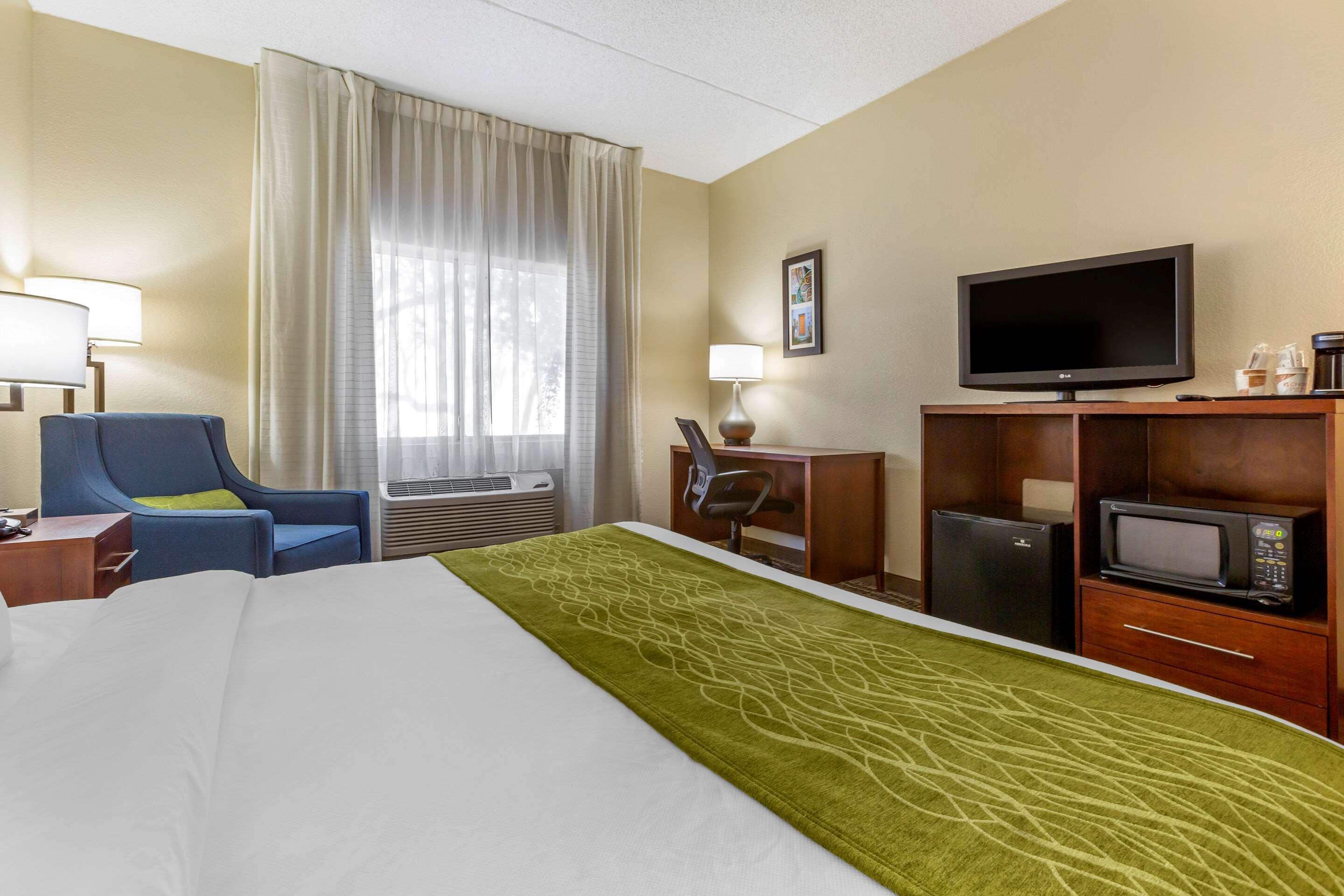 Comfort Inn & Suites Phoenix North - Deer Valley Ngoại thất bức ảnh