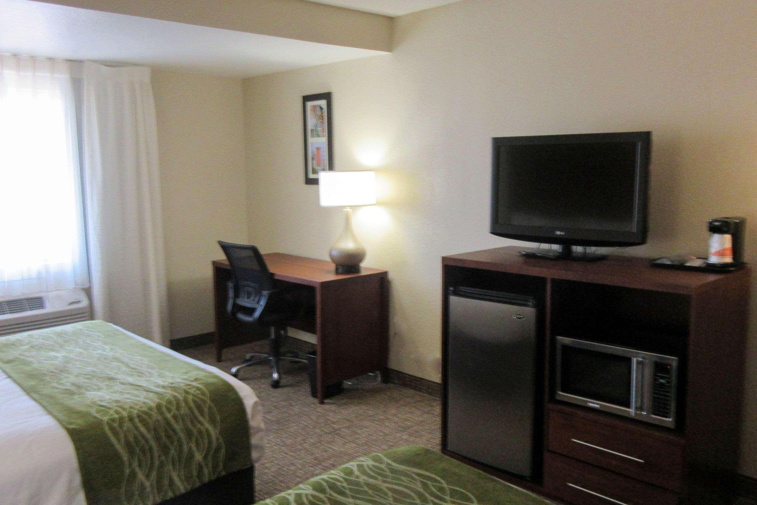 Comfort Inn & Suites Phoenix North - Deer Valley Ngoại thất bức ảnh