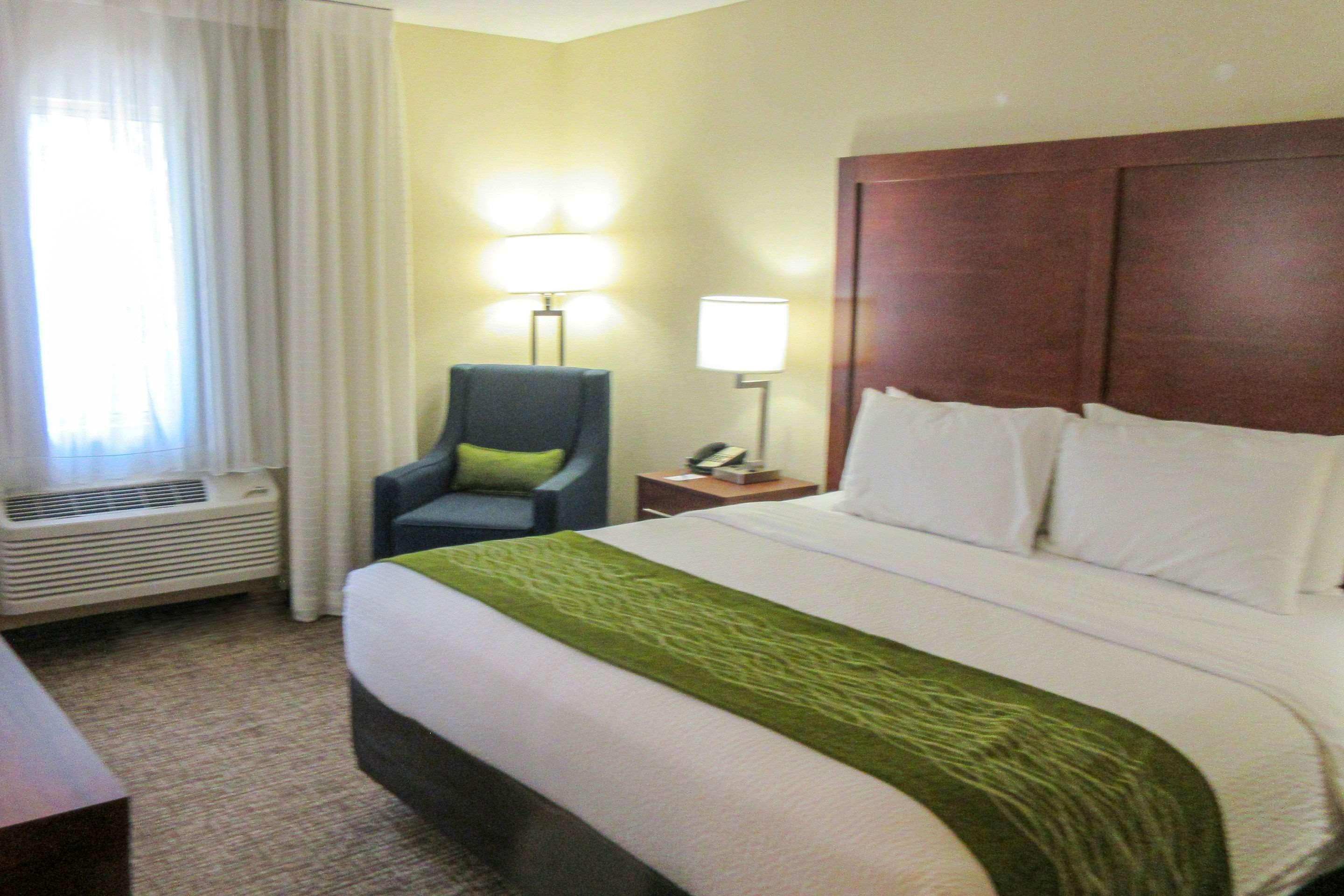 Comfort Inn & Suites Phoenix North - Deer Valley Ngoại thất bức ảnh