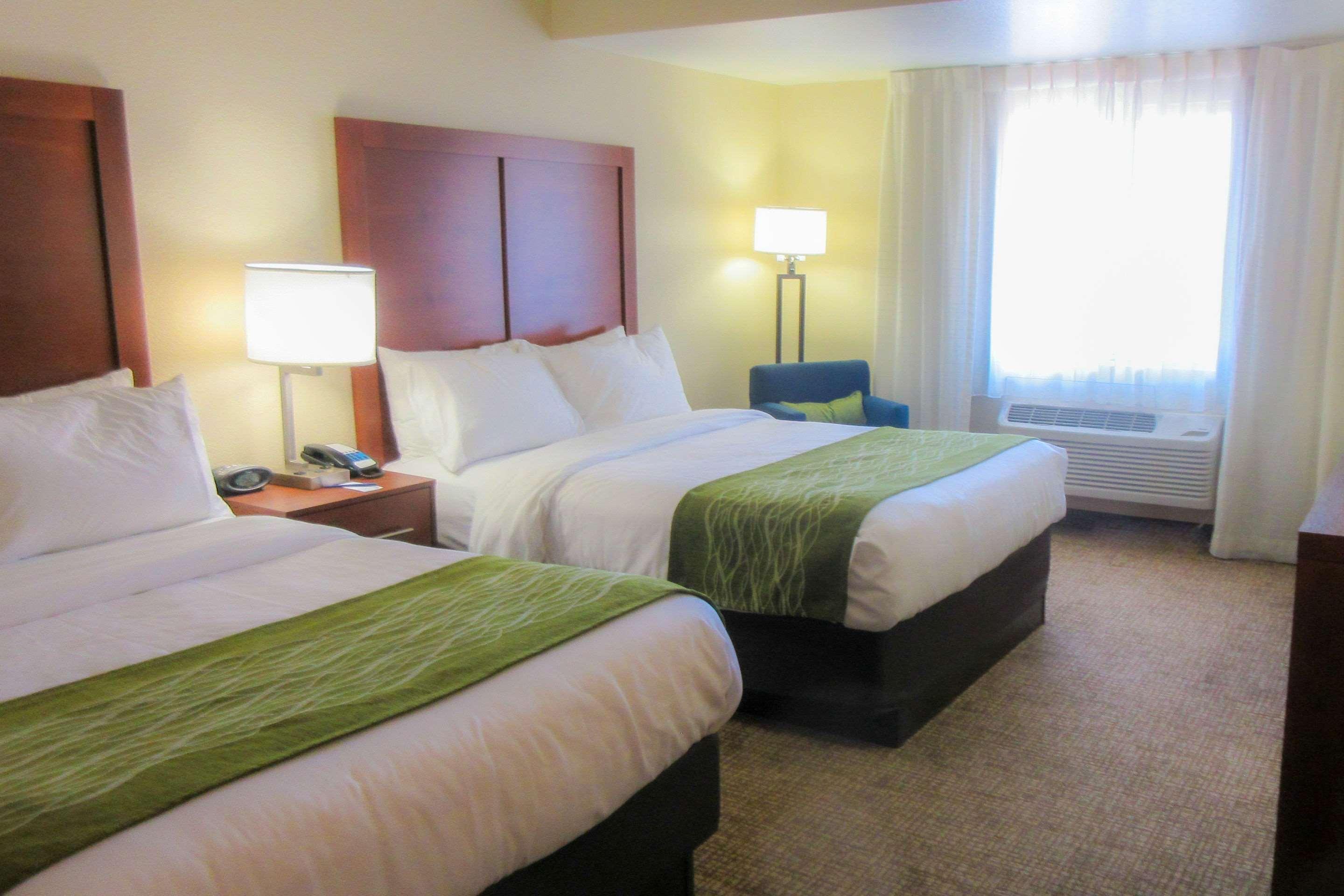 Comfort Inn & Suites Phoenix North - Deer Valley Ngoại thất bức ảnh
