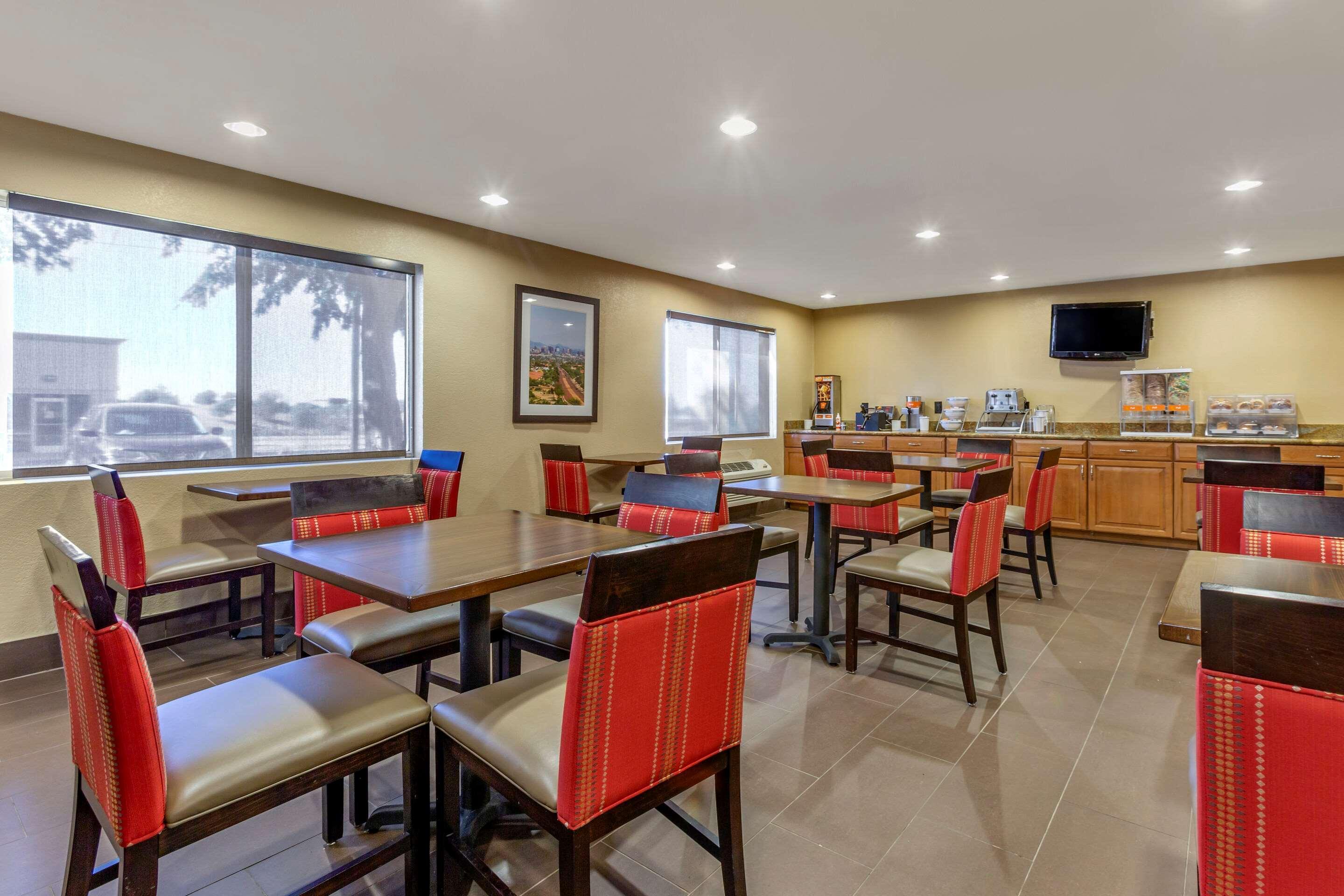 Comfort Inn & Suites Phoenix North - Deer Valley Ngoại thất bức ảnh