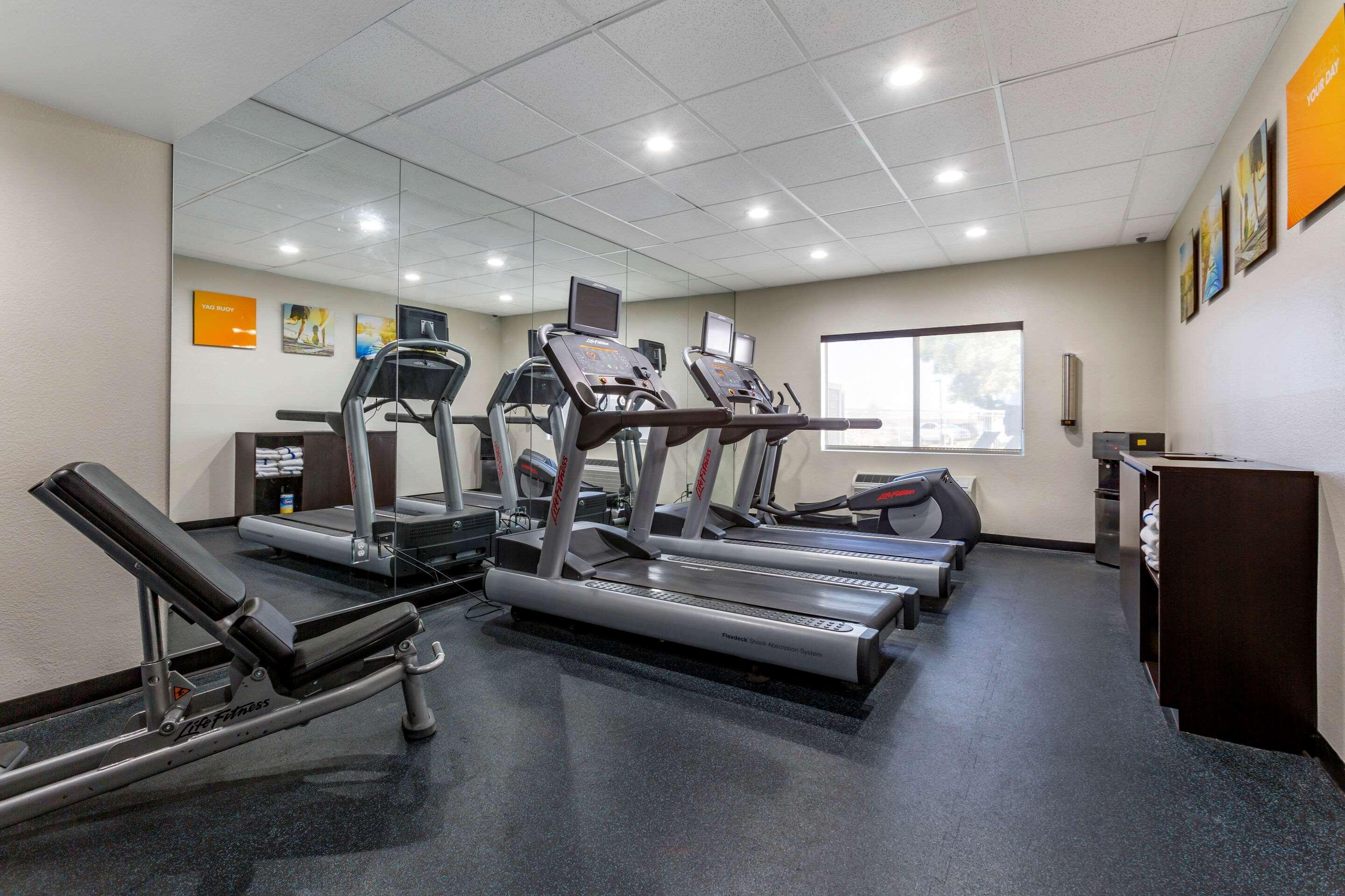 Comfort Inn & Suites Phoenix North - Deer Valley Ngoại thất bức ảnh