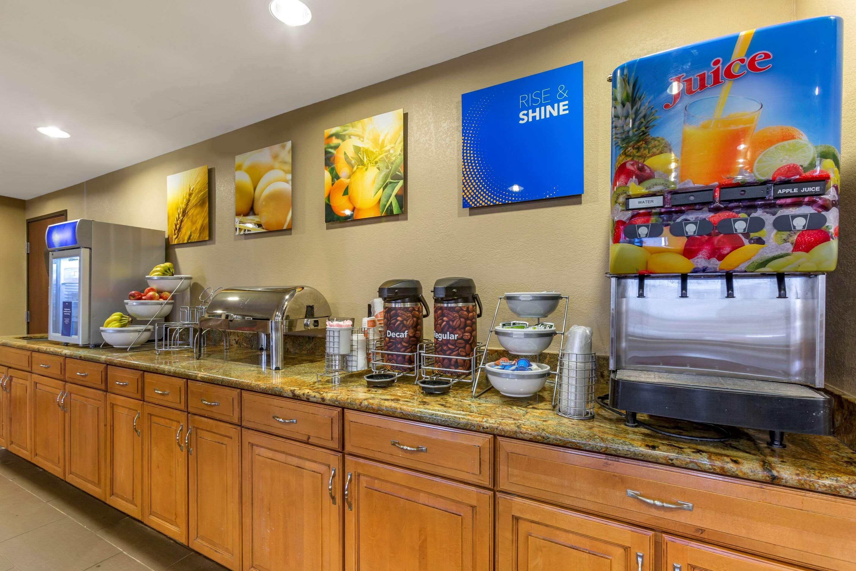 Comfort Inn & Suites Phoenix North - Deer Valley Ngoại thất bức ảnh