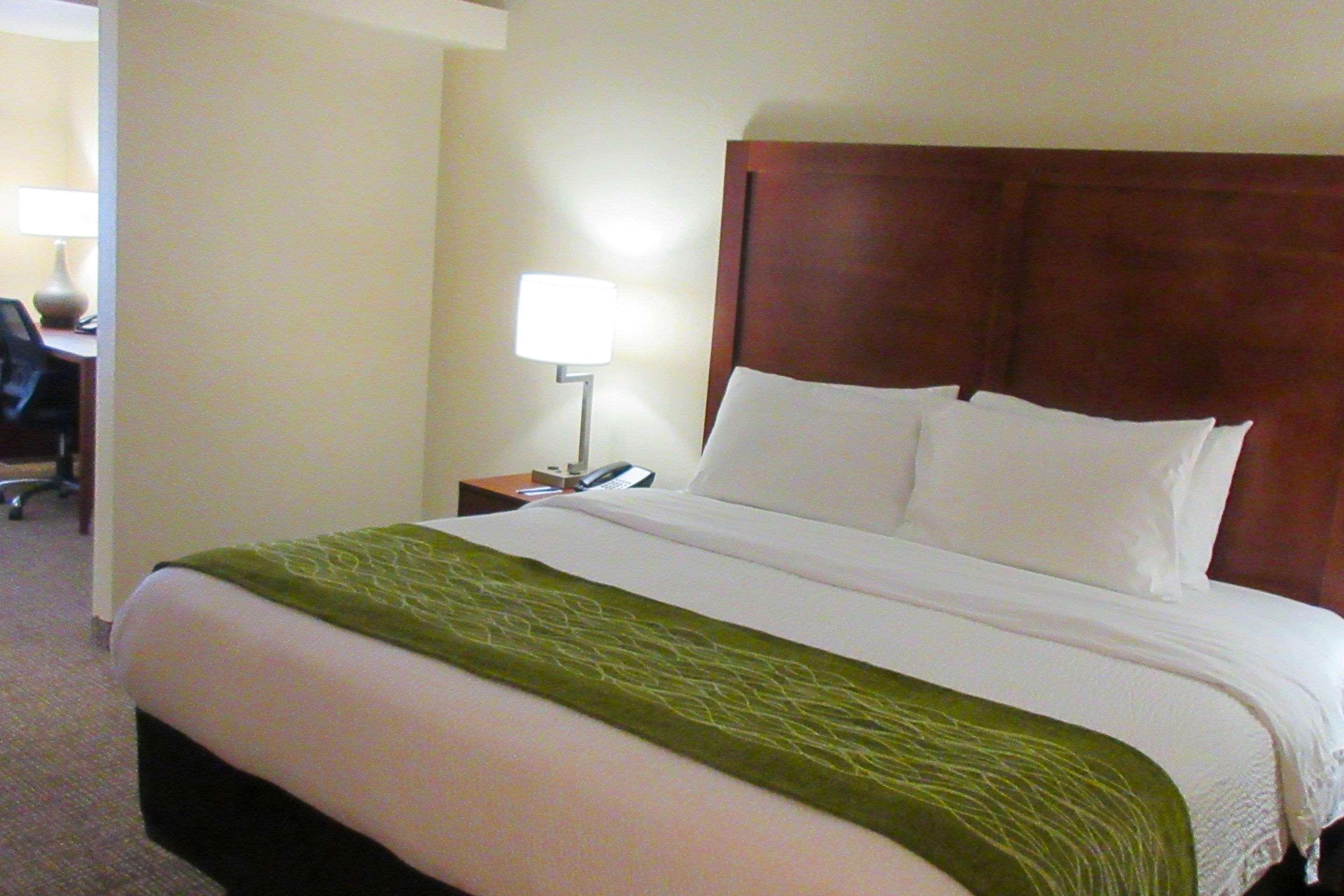 Comfort Inn & Suites Phoenix North - Deer Valley Ngoại thất bức ảnh