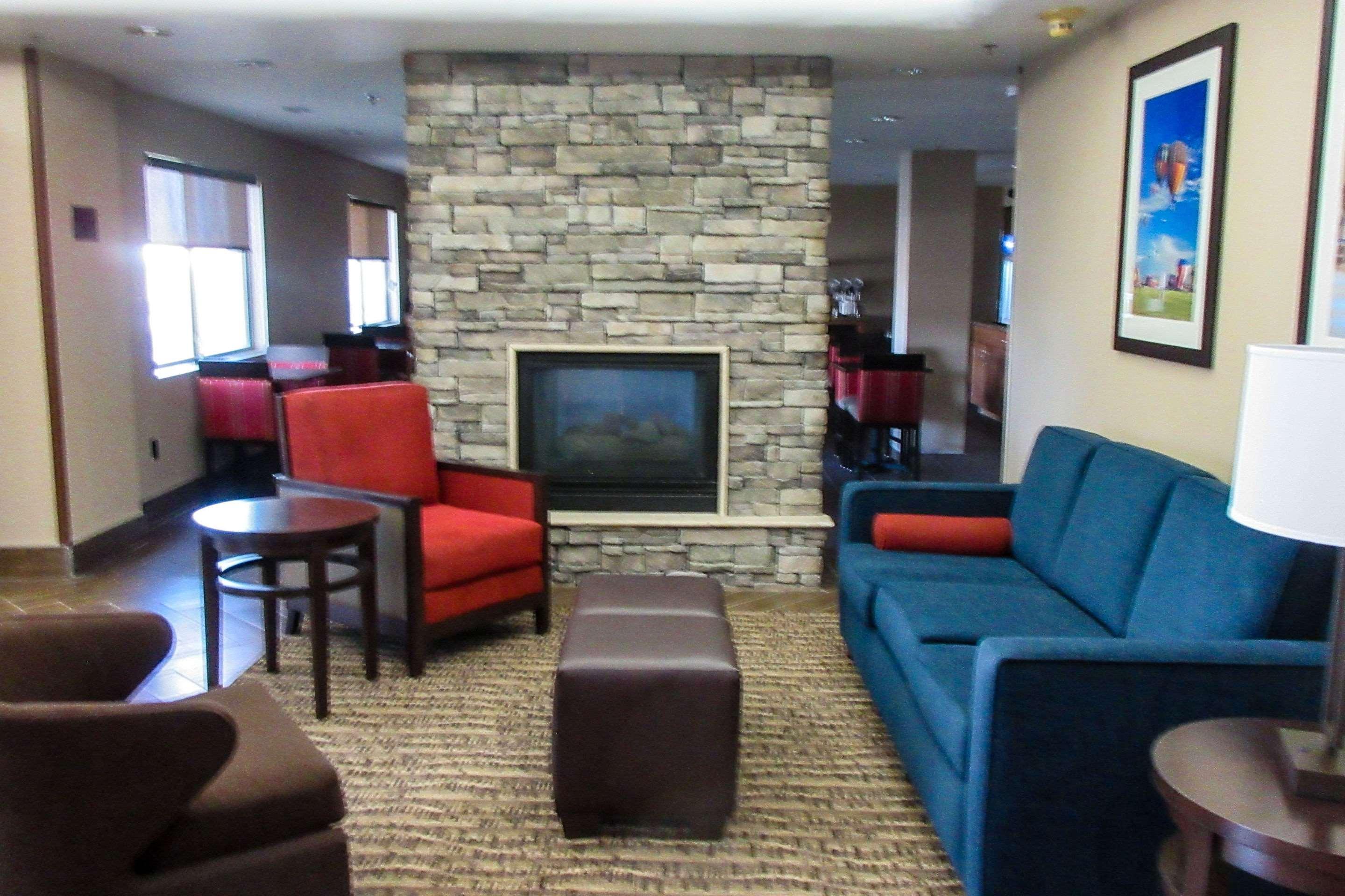 Comfort Inn & Suites Phoenix North - Deer Valley Ngoại thất bức ảnh
