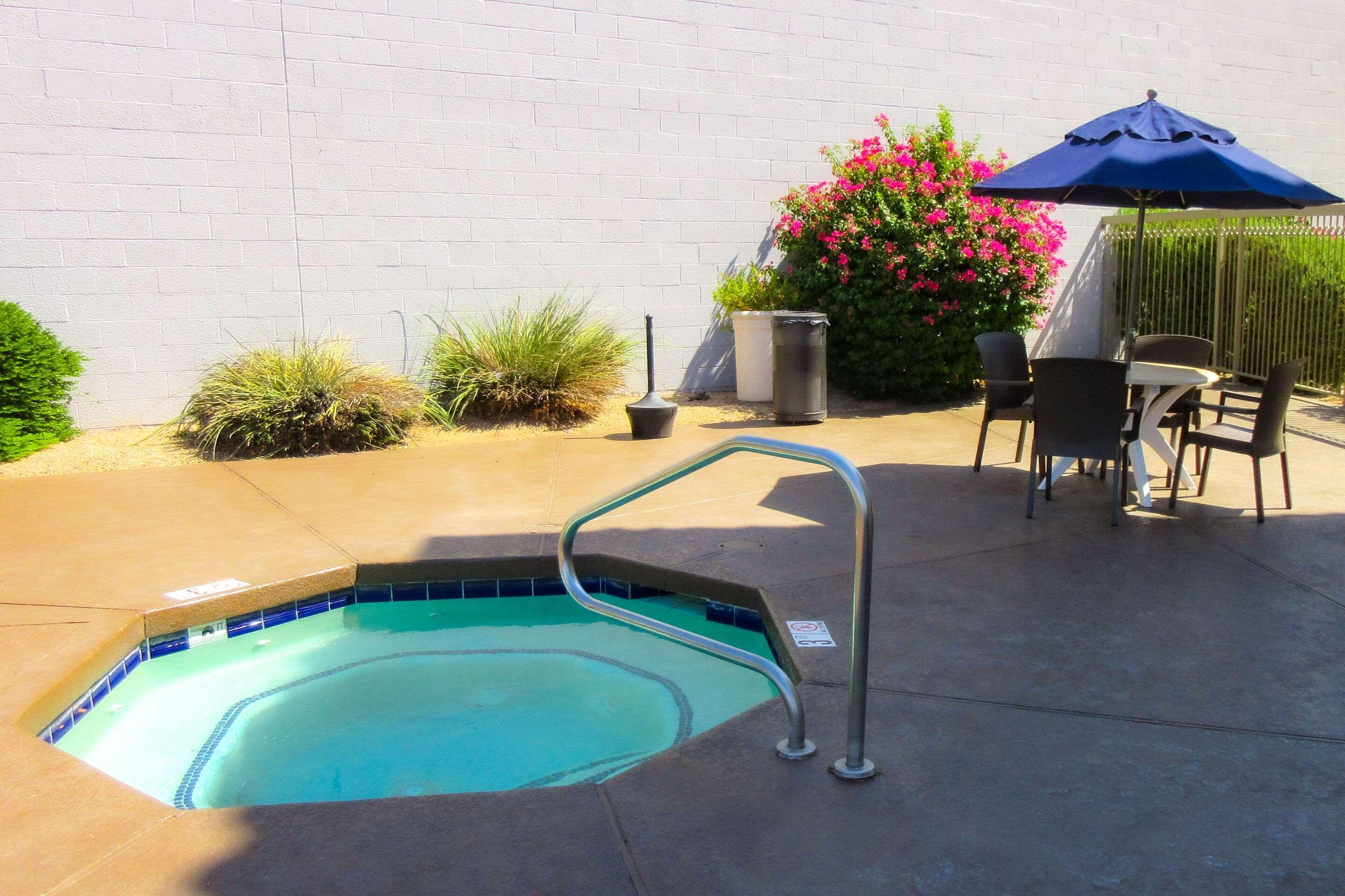 Comfort Inn & Suites Phoenix North - Deer Valley Ngoại thất bức ảnh