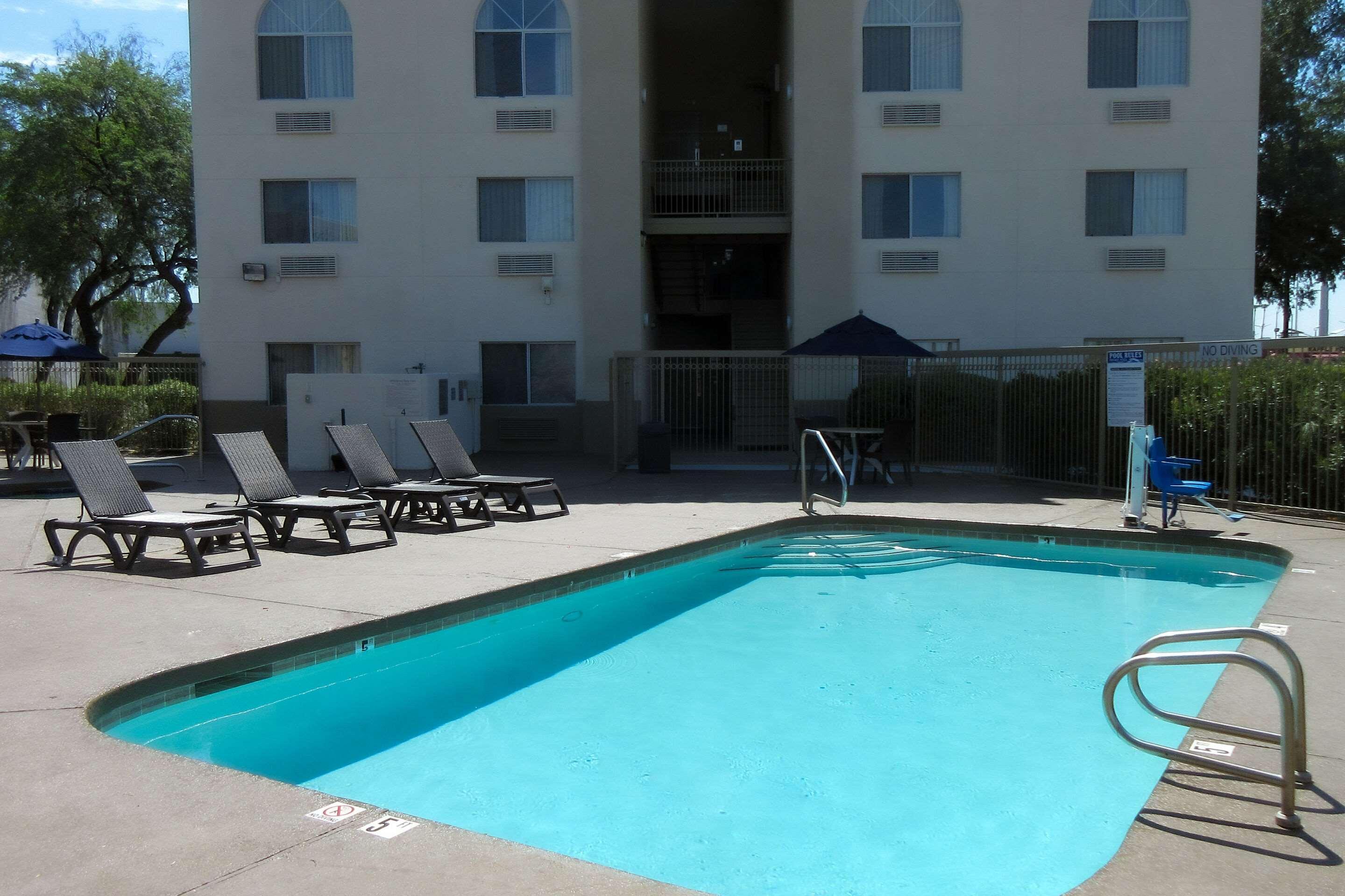 Comfort Inn & Suites Phoenix North - Deer Valley Ngoại thất bức ảnh