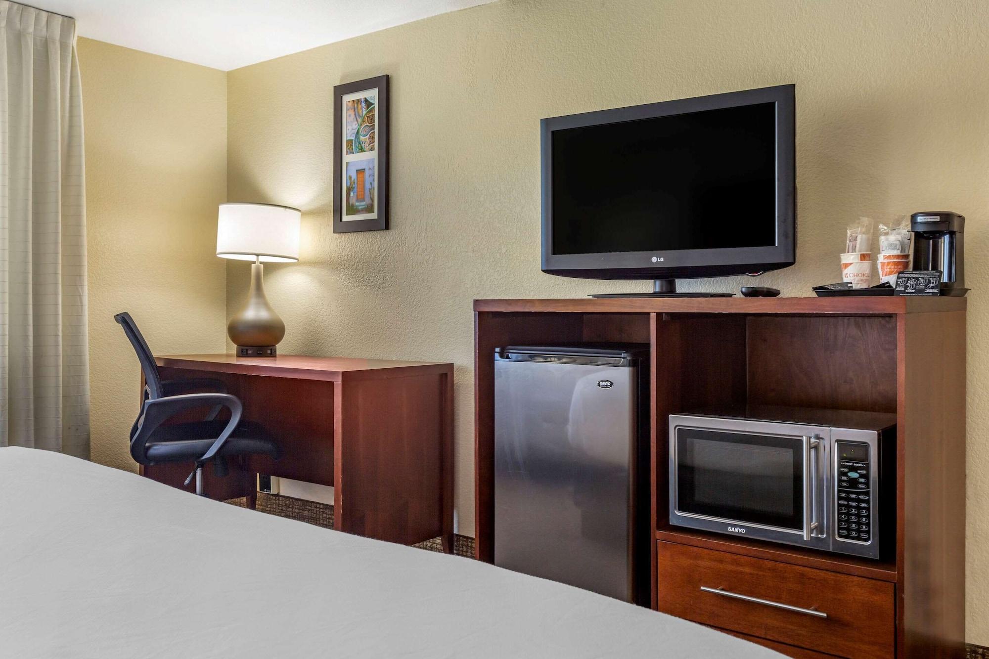 Comfort Inn & Suites Phoenix North - Deer Valley Ngoại thất bức ảnh