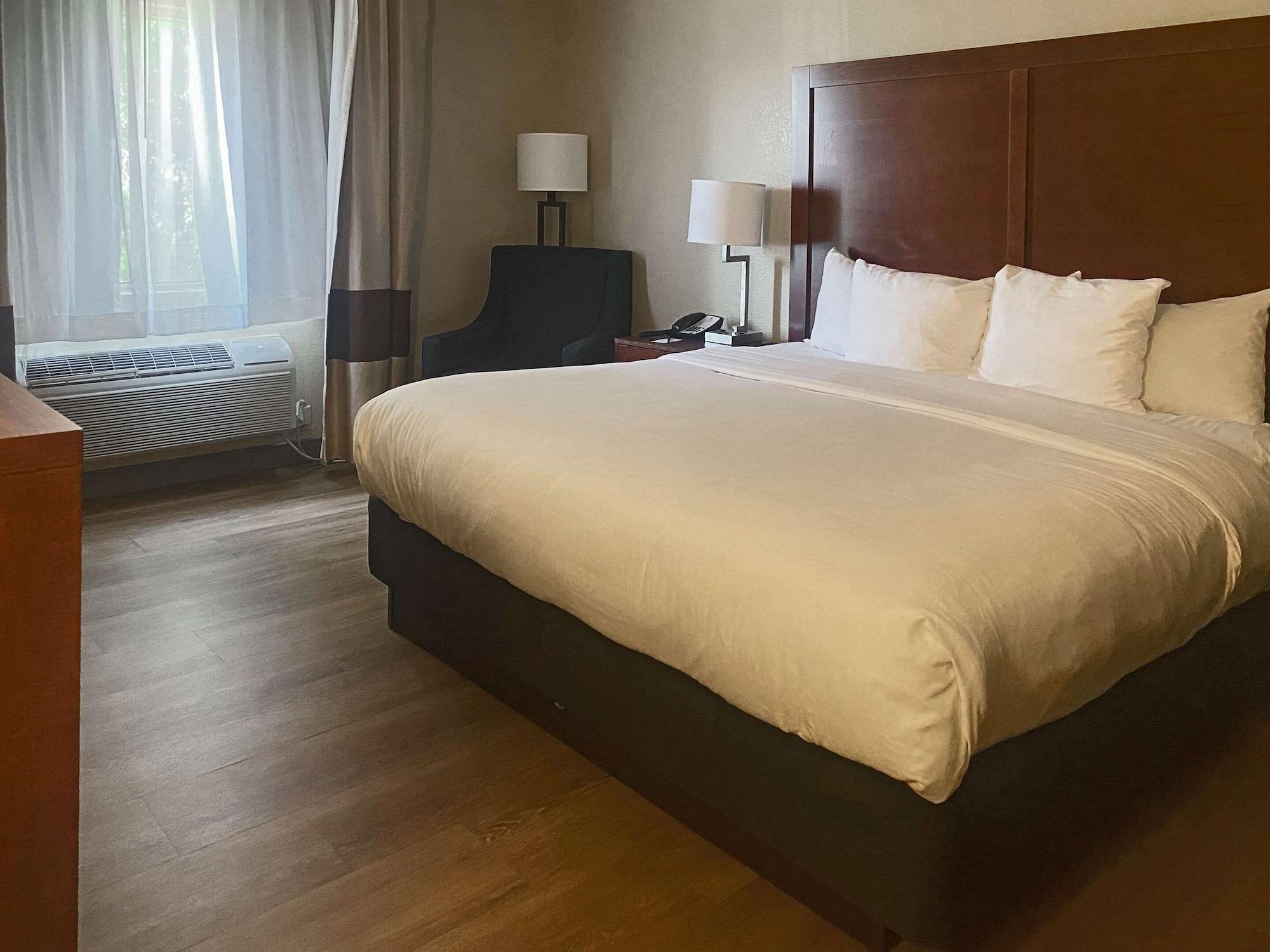 Comfort Inn & Suites Phoenix North - Deer Valley Ngoại thất bức ảnh